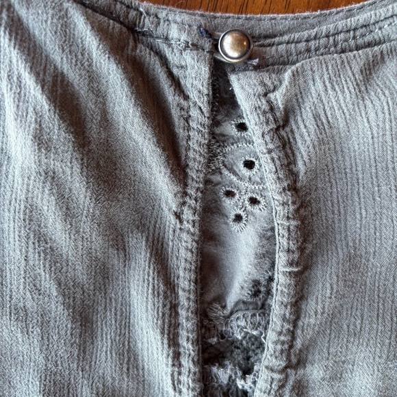 Knox Rose Olive Green Blouse with Eyelet Detail - Picture 5 of 8